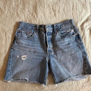 Levi’s 501 Mid Thigh Shorts size 30